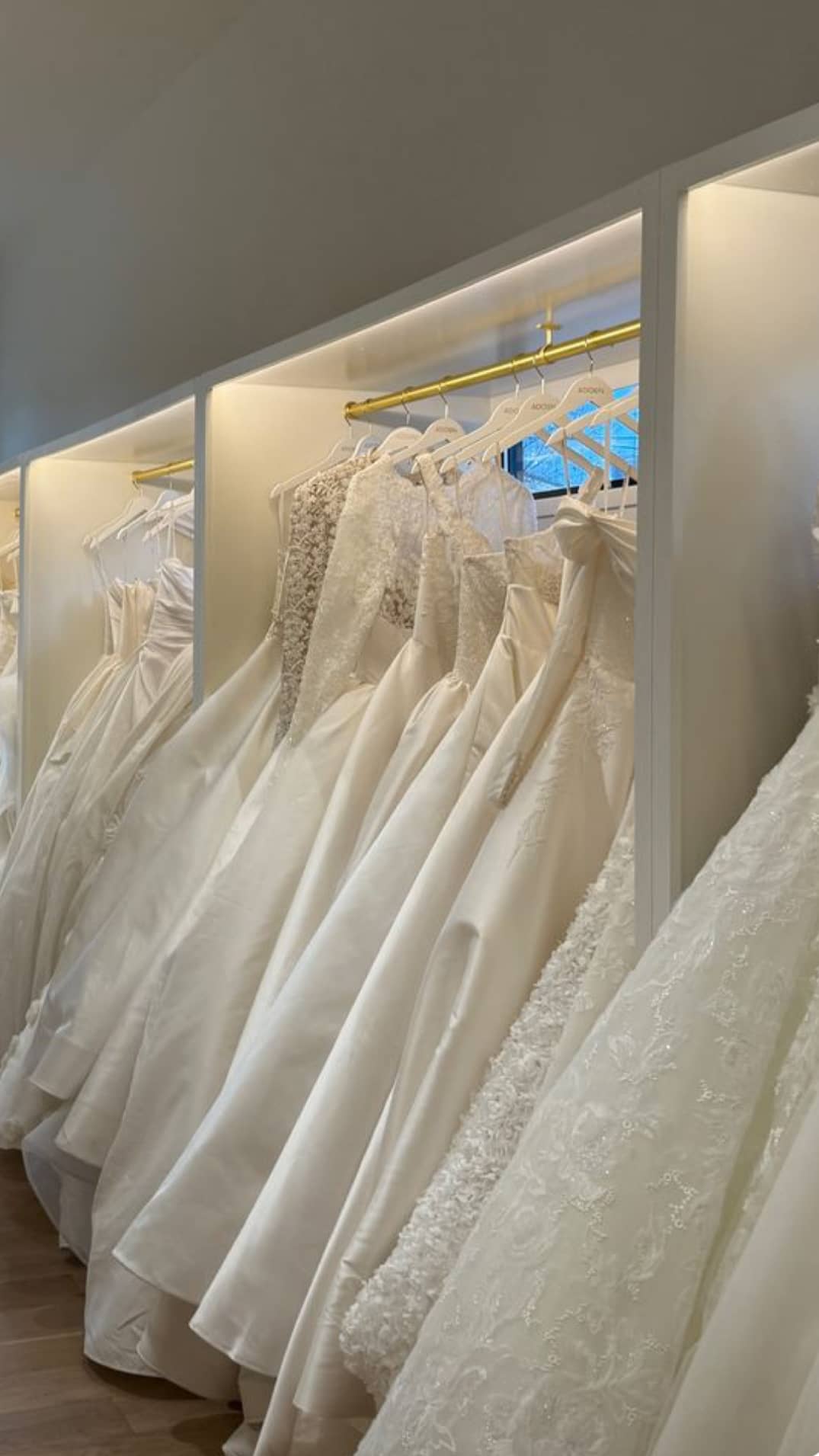 Pourquoi les robes de mariée en boutique se ressemblent toutes ?